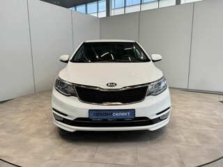 2015 Kia Rio III Рестайлинг, белый, 1075000 рублей, вид 3