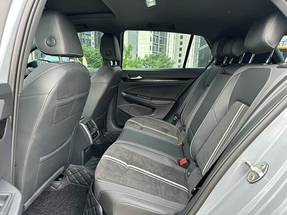 2023 Volkswagen Golf VIII, серый, 1740000 рублей - вид 18