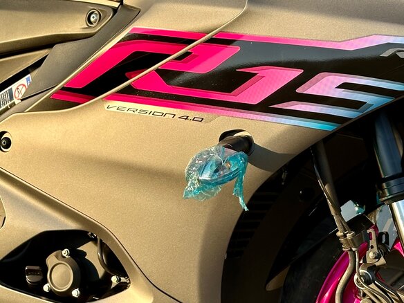 2024 Yamaha YZF-R15, серый, 420000 рублей - вид 1