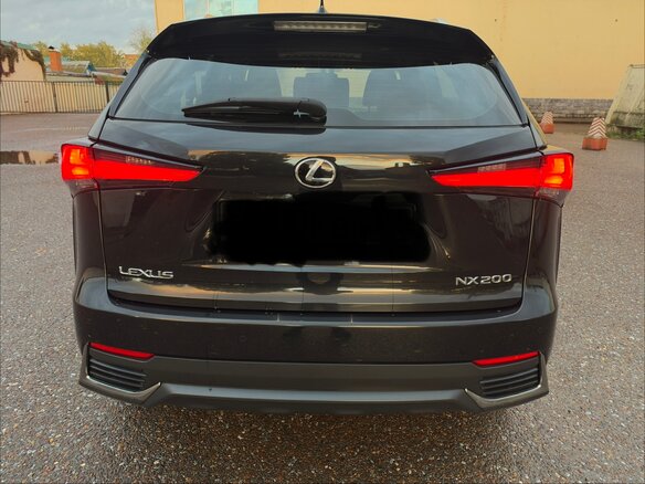 2018 Lexus NX 200 I Рестайлинг, чёрный, 3300000 рублей - вид 4