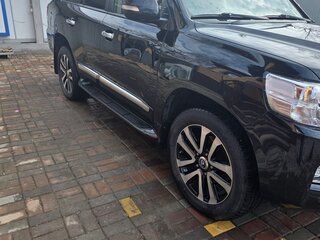 2015 Toyota Land Cruiser 200 Series Рестайлинг 1, чёрный, 4500000 рублей, вид 4