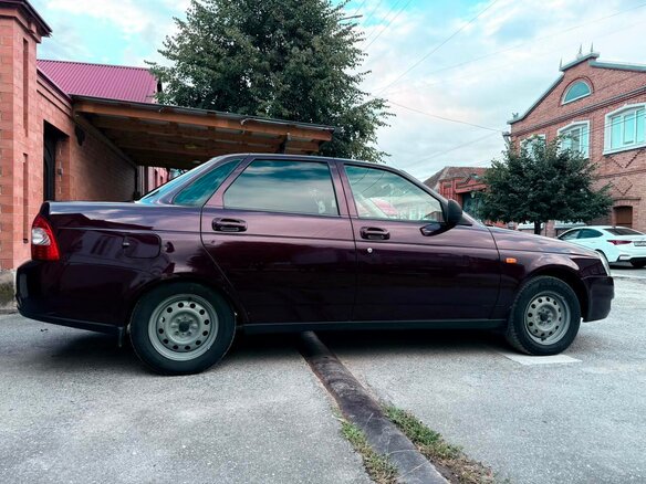 2014 Lada (ВАЗ) Priora I Рестайлинг, пурпурный, 450000 рублей - вид 2