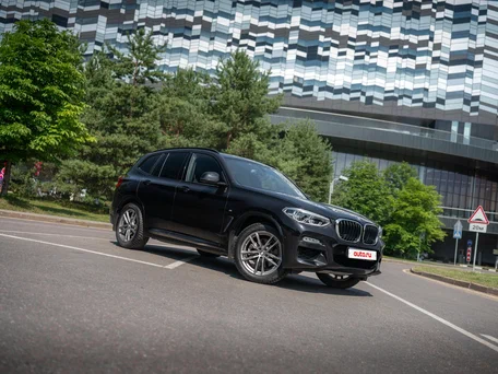 2019 BMW X3 20i xDrive III (G01), чёрный, 3533000 рублей, вид 3