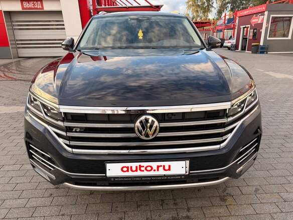 2018 Volkswagen Touareg III, синий