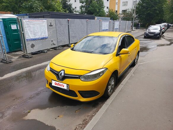 2014 Renault Fluence I Рестайлинг, жёлтый