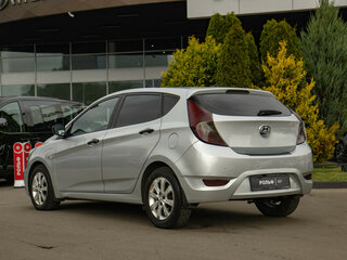 2013 Hyundai Solaris I, серебристый, 442000 рублей, вид 5
