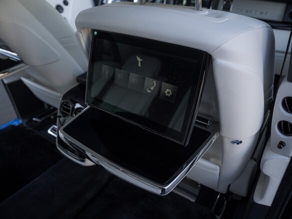 2026 Rolls-Royce Phantom Extended VIII Рестайлинг (Series II), чёрный, 86000000 рублей - вид 39
