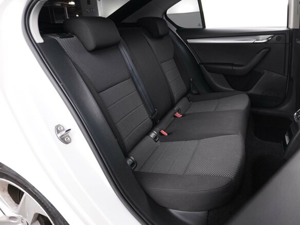 2013 Skoda Octavia III (A7), белый, 1099654 рублей - вид 6