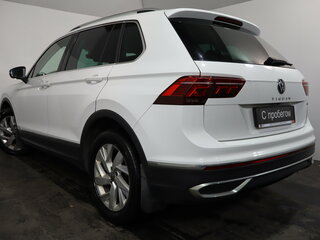 2021 Volkswagen Tiguan II Рестайлинг, белый, 2549000 рублей, вид 4