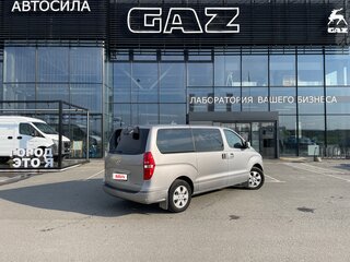 2015 Hyundai Grand Starex, серебристый, 1625000 рублей, вид 3