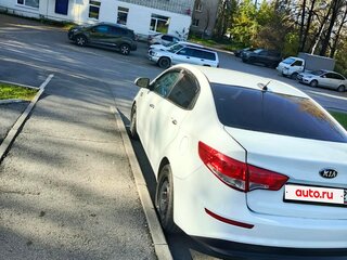 2017 Kia Rio III Рестайлинг, белый, 570000 рублей, вид 5