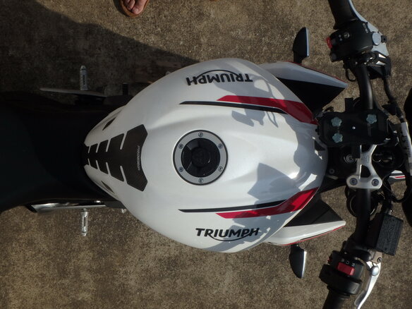 2021 Triumph Street Triple, белый, 820000 рублей - вид 18