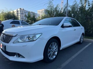 2014 Toyota Camry VII (XV50), белый, 1700000 рублей, вид 3