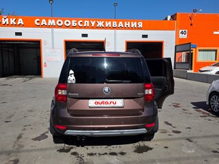 2014 Skoda Yeti I Рестайлинг, коричневый, 1150000 рублей, вид 4