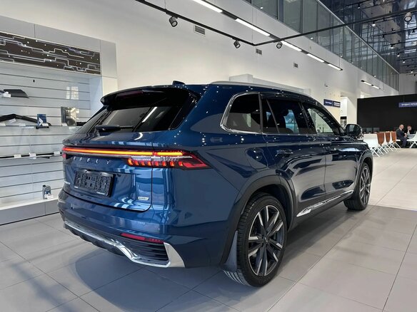 2023 Geely Monjaro I, синий, 2390000 рублей - вид 5