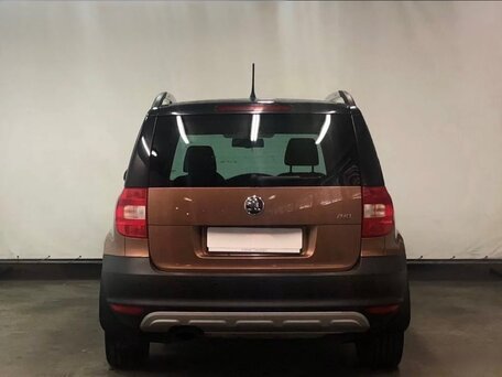 2013 Skoda Yeti I, коричневый, 475000 рублей, вид 5