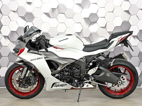 2025 Kawasaki ZX-6 Ninja, белый, 1499000 рублей, вид 4