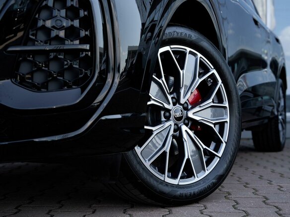 2026 Audi Q5 L III (GU), чёрный, 7099900 рублей - вид 5