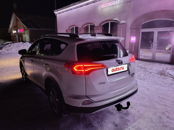 2015 Toyota RAV4 IV (XA40) Рестайлинг, белый, 2000000 рублей - вид 6
