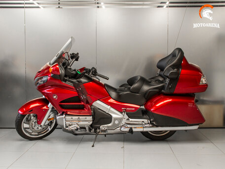 2017 Honda GL 1800 Gold Wing, пурпурный, 1634448 рублей, вид 4