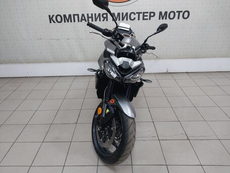 2026 Triumph Street Triple, серый, 1249000 рублей, вид 3