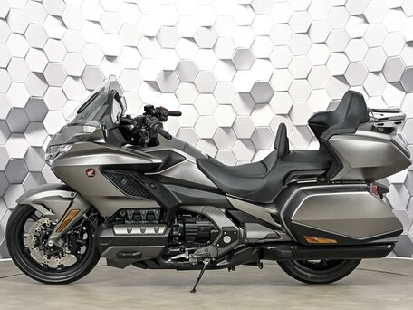 2018 Honda GL 1800 Gold Wing, серый, 2590000 рублей, вид 4