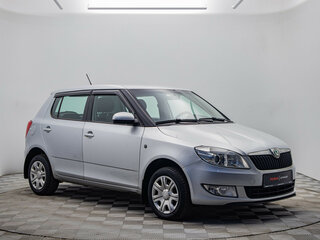 2011 Skoda Fabia II Рестайлинг, серебристый, 765000 рублей, вид 3