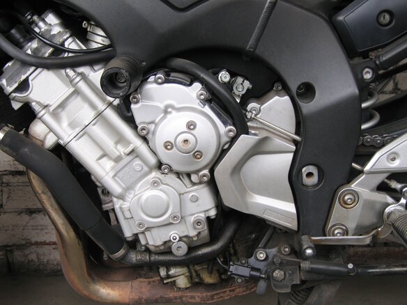 2008 Yamaha FZ1, красный, 480000 рублей - вид 2