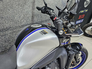 2023 Yamaha MT-09 (FZ-09), серый, 1099000 рублей, вид 3