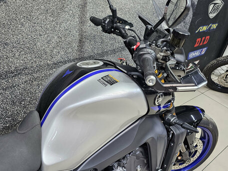 2023 Yamaha MT-09 (FZ-09), серый, 1099000 рублей, вид 3