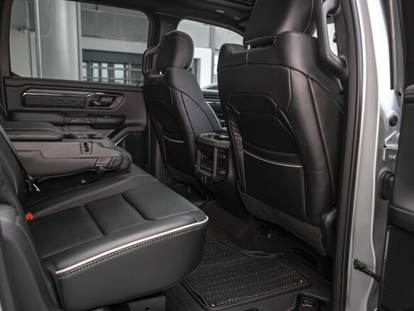 2026 Ram 1500 Crew Cab V Рестайлинг, серебристый, 9390000 рублей - вид 20