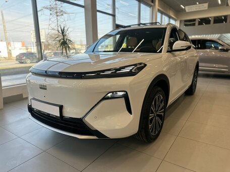 2026 Geely EM-i, белый, 3969990 рублей, вид 3