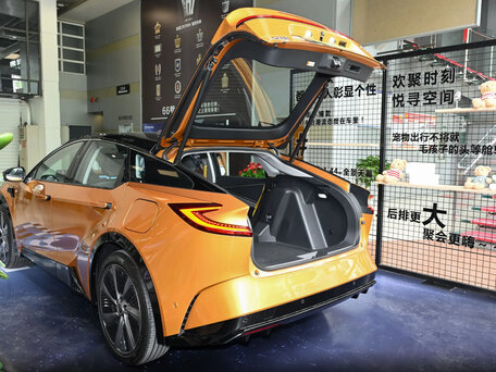 2026 Toyota bZ5 550, оранжевый, 3930000 рублей, вид 5