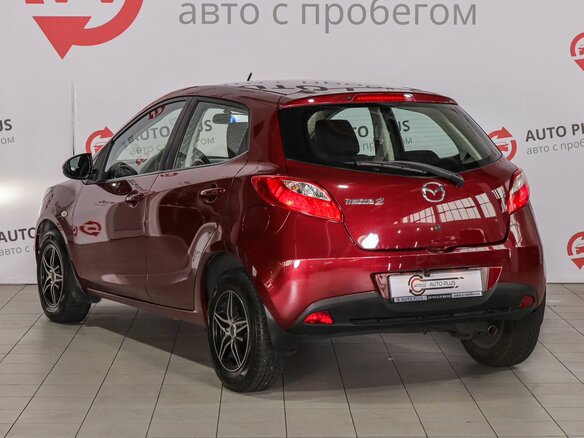 2012 Mazda 2 II Рестайлинг (DE2), красный, 970000 рублей - вид 1