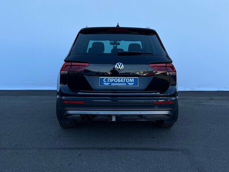 2017 Volkswagen Tiguan II, чёрный, 1930000 рублей, вид 5