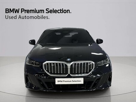 2025 BMW 5 серии 520i VIII (G60/G61/G68), чёрный, 5759000 рублей, вид 2