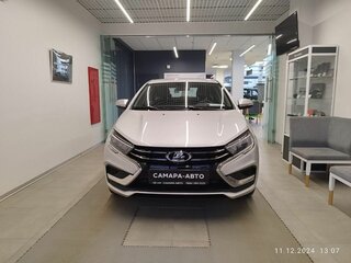 2026 Lada (ВАЗ) Vesta I Рестайлинг (NG), серебристый, 1705000 рублей, вид 2
