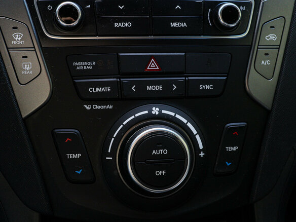 2015 Hyundai Santa Fe III Рестайлинг, белый, 2050000 рублей - вид 14