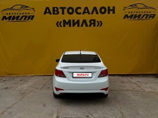 2014 Hyundai Solaris I Рестайлинг, белый, 899000 рублей, вид 4