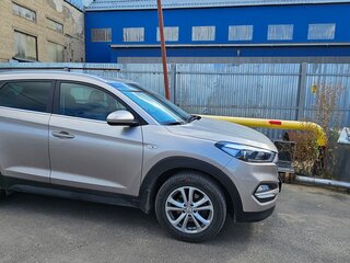 2018 Hyundai Tucson III, бежевый, 2400000 рублей, вид 2