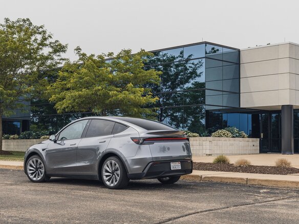 2026 Tesla Model Y Long Range I Рестайлинг, серебристый - вид 17
