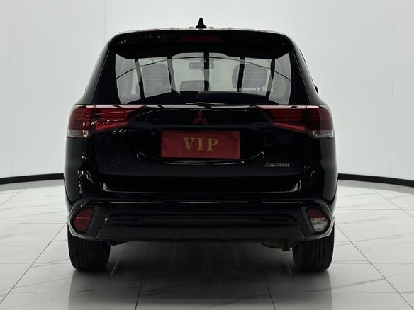 2022 Mitsubishi Outlander III Рестайлинг 3, чёрный, 1850000 рублей - вид 4