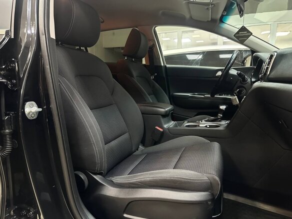 2016 Kia Sportage IV, чёрный, 2129000 рублей - вид 25