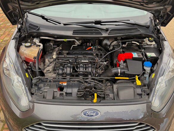 2016 Ford Fiesta Mk6 Рестайлинг, серый, 690000 рублей - вид 7