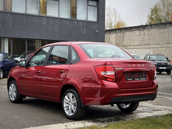 2026 Lada (ВАЗ) Granta I Рестайлинг, красный, 1310000 рублей - вид 6