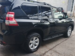 2016 Toyota Land Cruiser Prado 150 Series Рестайлинг 1, чёрный, 4000000 рублей, вид 2