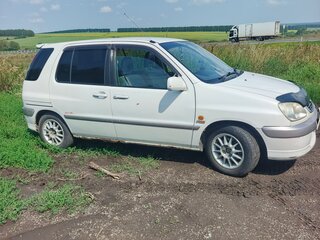 2000 Toyota Raum I, белый, 300000 рублей, вид 3