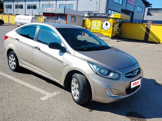2012 Hyundai Solaris I, бежевый, 560000 рублей, вид 3