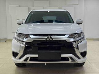2022 Mitsubishi Outlander III Рестайлинг 3, белый, 1800000 рублей, вид 2