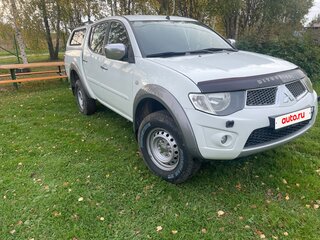 2013 Mitsubishi L200 Easy Select IV Рестайлинг, белый, 1450000 рублей, вид 4